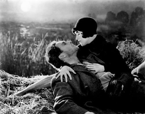 Un couple, capture tiré du film L'Aurore de Murnau.