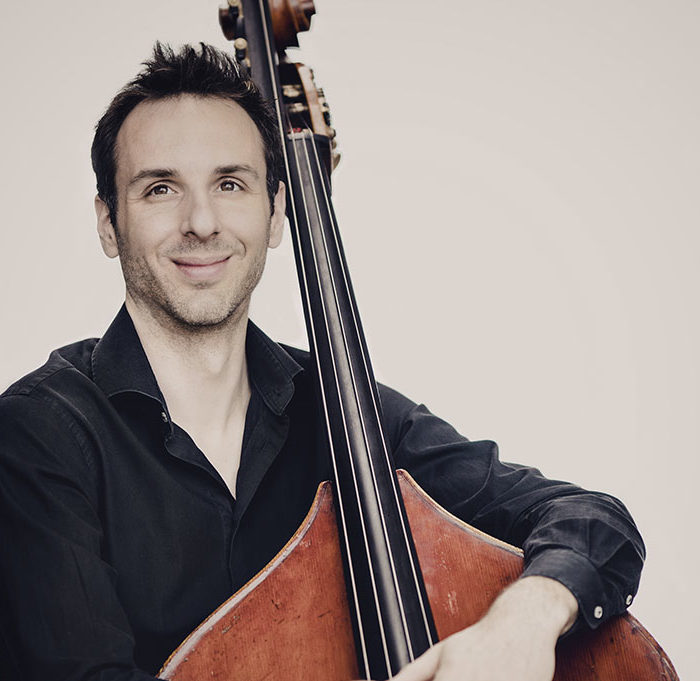 Olivier Thiery Contrebassiste participe au festival Tons Voisins 2021 à Albi.