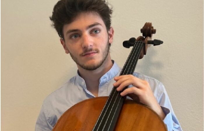 Lois TORINA et son violoncelle