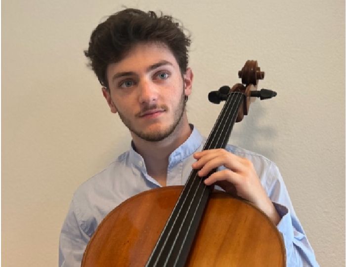 Lois TORINA et son violoncelle